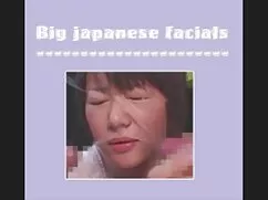 A japán férfi boldog ...