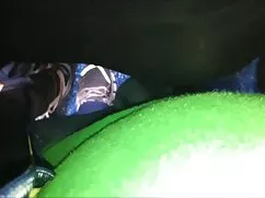 A nők felemelik a lá ...