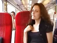 A lányok várnak a cs ...